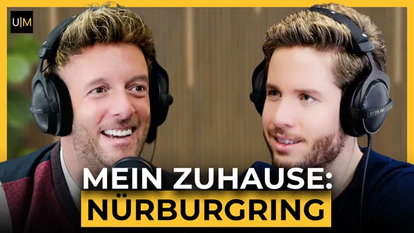 Cover des Podcasts Rennfahrer: Die Wahrheit über Motorsport & Business – Christopher Brück